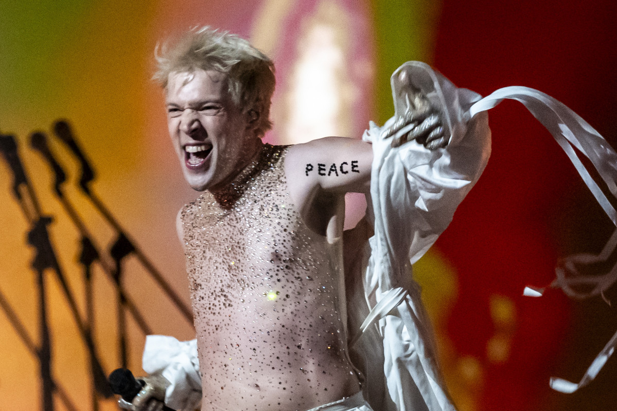 Malmö (Sweden), 09/05/2024.- Belgium's Mustii performs the song 'Before the Party's Over' during the second semifinal of the 2024 Eurovision song competition at the Malmö Arena in Malmö, Sweden, 09 May 2024. (Bélgica, Suecia) EFE/EPA/Ida Marie Odgaard DENMARK OUT